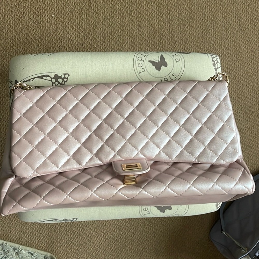 Oversized travel carry on bag